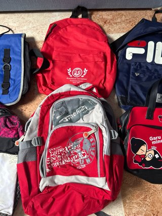 Lote de 7 mochilas , bolso, bandoleras,