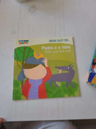 Libros infantojuveniles en portugués-inglés