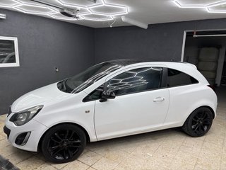 Opel Corsa Color edition