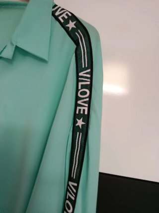 Blusa Oversize Turquesa con Tira Lateral