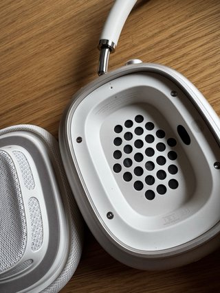 AirPods Max space star