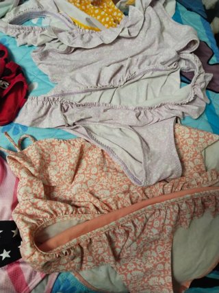 Última semana Lote 16 bikinis niña 9/12 años