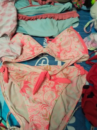 Última semana Lote 16 bikinis niña 9/12 años