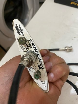 Antena blanca con cable y conector BNC