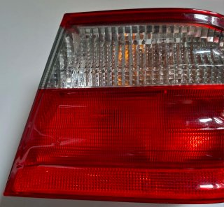 PILOTO TRASERO DERECHO MERCEDES A210