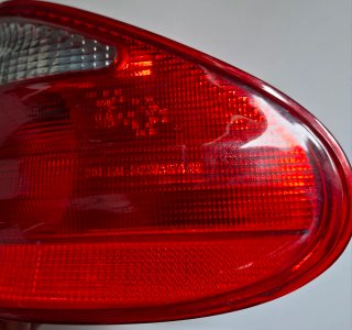 PILOTO TRASERO DERECHO MERCEDES A210