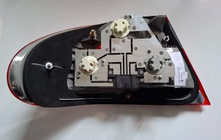 PILOTO TRASERO DERECHO MERCEDES A210
