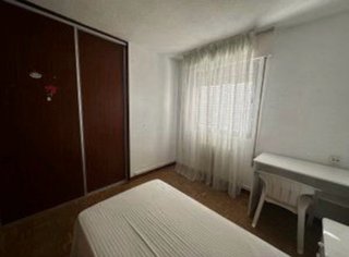 SE ALQUILA HABITACIÓN