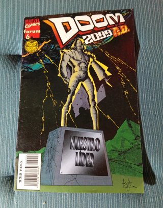 Lote de 3 comics "DOOM 2099 A.D" Forum
