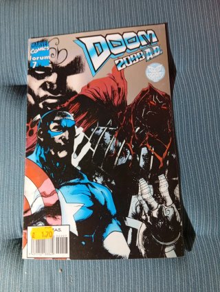 Lote de 3 comics "DOOM 2099 A.D" Forum