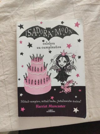 Isadora Moon celebra su cumpleaños / Isadora Mo...