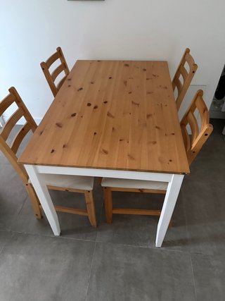 Mesa de comedor madera y patas blancas