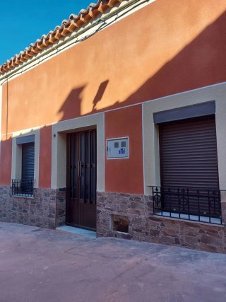CONSTRUCCIONES Y REFORMAS