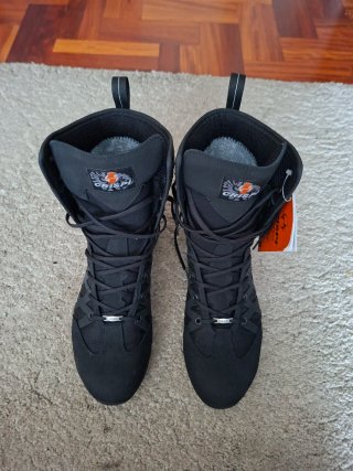 Bota policial Crispi ARES 8 GTX Negra