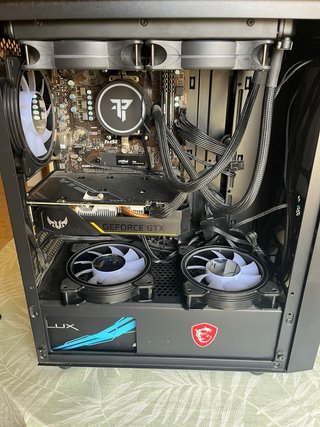 Ordenador sobremesa Pc con pantalla gaming