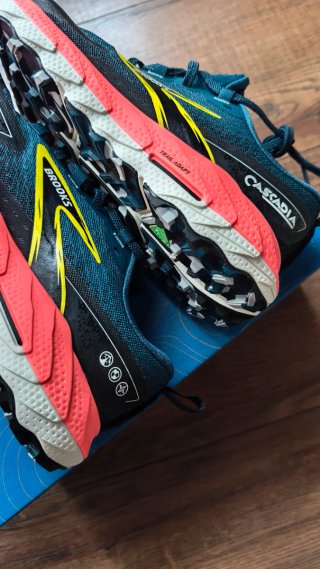 Brooks Cascadia 18 Talla 41