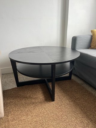 Mesa de centro redonda de Ikea.