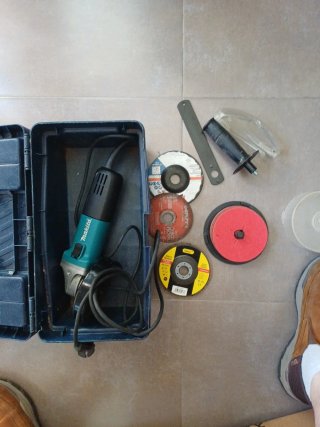 Radial Makita 125mm + Discos + Maleta
