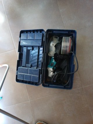 Radial Makita 125mm + Discos + Maleta
