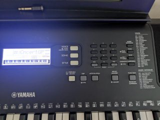 Teclado Yamaha PDR-E373 con soporte y pedal