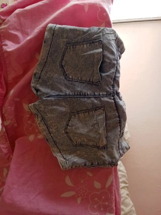 Shorts vaqueros desgastados