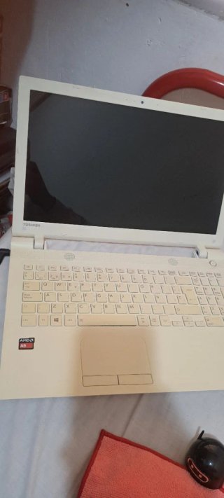 Portátil Toshiba Satellite AMD A6-7310