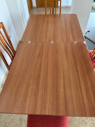 Set de mesa extensible y 4 sillas para salón