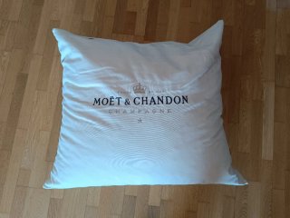 Cojín Moët & Chandon