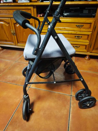 Andador Kmina con asiento
