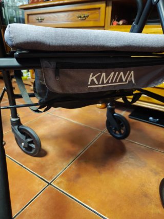 Andador Kmina con asiento