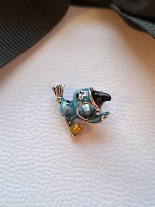 Charm Stitch con escoba y calabaza