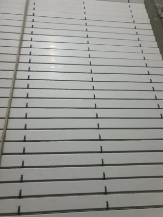 Persiana blanca enrollable de aluminio