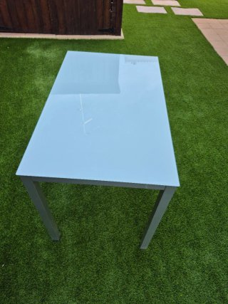 Mesa de cocina cristal ácido y metal