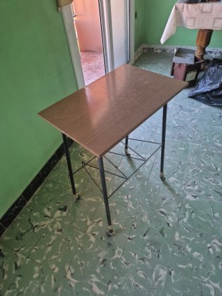 Mesa auxiliar Antigua Vintage madera y metal