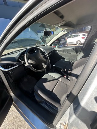peugot 207 2011 negociable