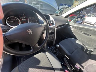 peugot 207 2011 negociable