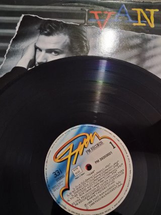 IVAN: Lote 1 LP + 2 SINGLES vinilo