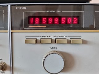 HP 8672A Generador Señal RF 2-18 GHz