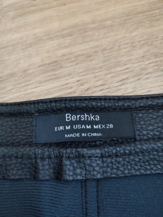 Falda cuero Bershka Talla M
