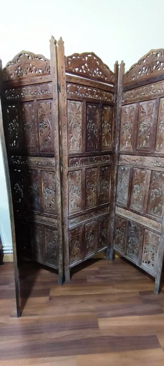Biombo de madera tallada antiguo