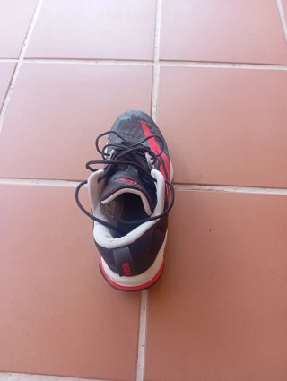 Zapatillas Baloncesto Nike Negras y Rojas
