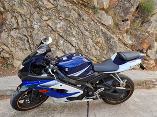 Suzuki GSX R1000 Azul/Blanco