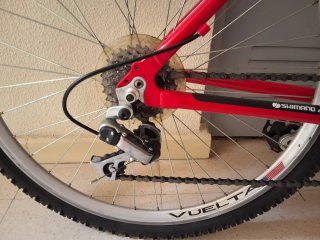Bicicleta de montaña roja LUTek STRONG