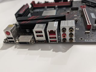 Placa Base MSI Gaming PLUS + AMD Ryzen 7 2700