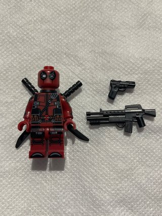 Minifigura Deadpool Marvel (No Lego)