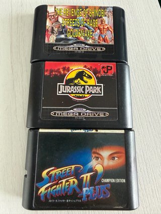 Sega Mega Drive II + 2 mandos + 3 juegos