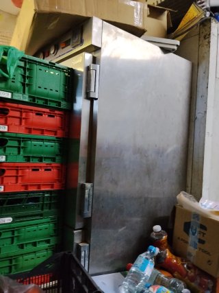 Nevera industrial Coreco y equipo de caja