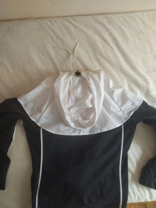 Chaqueta Cortavientos Nike Running Negra y Blanca