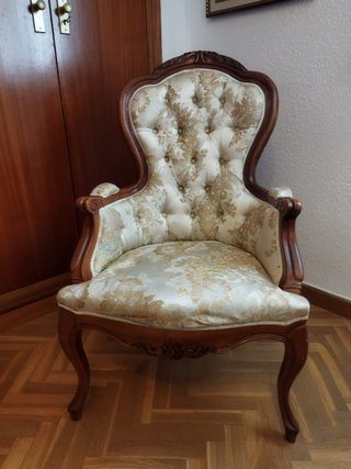 Conjunto de dormitorio clásico madera y mármol