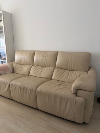 Sofá Beige 3 Plazas Piel y Tela